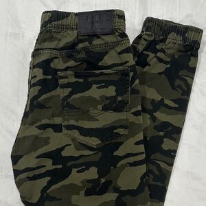 Denizen from Levi's Women's Olive Green & Black Camo Jogger Pants